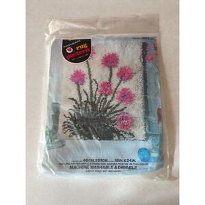 New Vintage Red Heart Rug/Pillow Pattern  6673-10 Sealed Thistles Floral 18 X 24